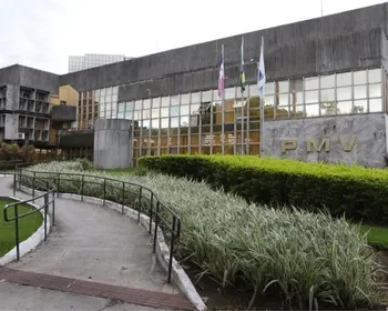 Imagem ilustrativa da imagem Inscrições abertas para concurso em Vitória com 16 vagas e salários de R$ 7,5 mil