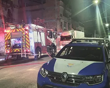 Imagem ilustrativa da imagem Idosos de 100 e 93 anos são salvos de incêndio em prédio no Centro de Vitória