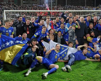 Imagem ilustrativa da imagem Itália perde para a Bósnia nos pênaltis e fica fora da terceira Copa seguida