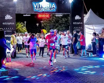 Imagem ilustrativa da imagem Com percursos de 5 e 10 km, Vitória Night Run está com inscrições abertas