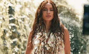 Imagem ilustrativa da imagem Anitta equilibra fé e brasilidade em novo álbum