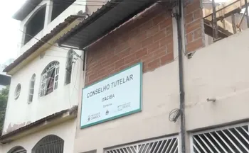 Imagem ilustrativa da imagem Bebê de 6 meses e menino de 4 anos são abandonados em estabelecimento em Cariacica