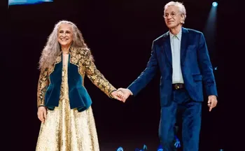 Imagem ilustrativa da imagem Caetano Veloso e Maria Bethânia levam Grammy de Melhor Álbum de Música Global