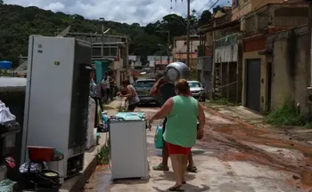Imagem ilustrativa da imagem Governo do ES abre ponto de coleta de doações para vítimas das chuvas em Minas
