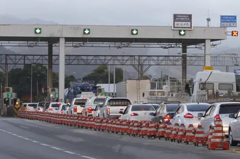 Imagem ilustrativa da imagem Governo vai suspender multas e pontos na CNH de devedores de pedágio eletrônico