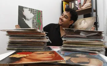 Imagem ilustrativa da imagem Paixão por discos de vinil transmitida de avó para neto