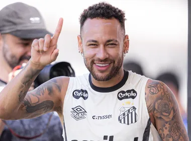 Imagem ilustrativa da imagem Pai nega aposentadoria de Neymar na seleção e diz que 'Copa é daqui 4 anos'