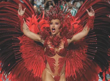 Imagem ilustrativa da imagem Virgínia coloca condições para se manter como Rainha de Bateria da Grande Rio