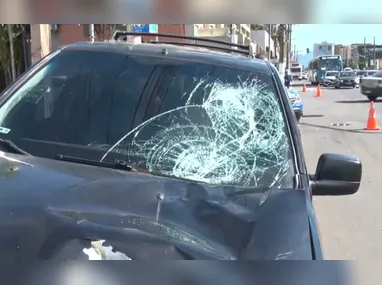 Candidata faz prova prática para obter Carteira Nacional de Habilitação