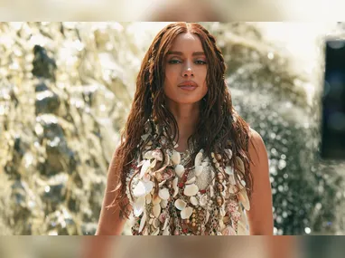 Imagem ilustrativa da imagem Anitta equilibra fé e brasilidade em novo álbum