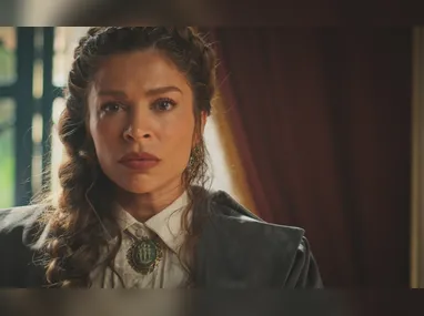 O chef Erick Jacquin se queixa dos talheres sujos colocados na mesa