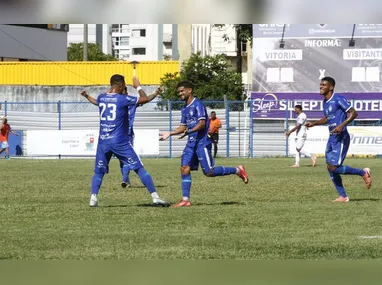 Kieza (à esquerda), atacante da Desportiva, já enfrentou o Sport quando atuava pelo Náutico. Gustavo Coutinho (à direita), que deve ser titular no Sport, ressaltou a importância do jogo com a Desportiva