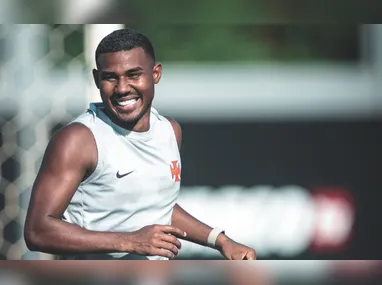 Atacante Artur durante partida do Botafogo no Campeonato Brasileiro