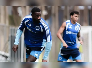 Artur Jorge tenta blindar o elenco do Cruzeiro da má fase e aposta em uma resposta imediata no torneio continental