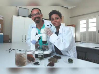 Saade (destaque) em reunião no Centro de Ciências Jurídicas e Econômicas