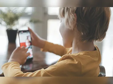 Fogo atingiu dois galpões de um centro logístico