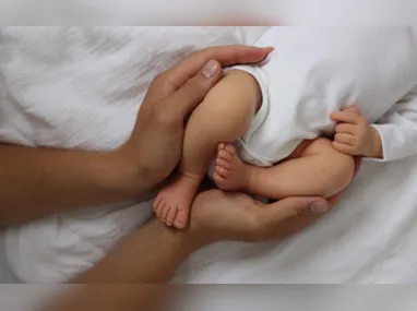 Imagem ilustrativa da imagem Pediatras alertam para alta temporada de vírus perigoso para bebês e crianças