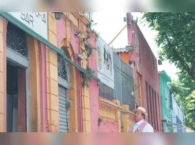 Grazi Massafera gravou a famosa cena da novela com Dona Beja nua cavalgando