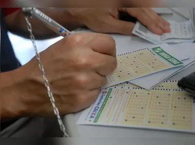 Imagem ilustrativa da imagem Polícia prende quadrilha que aplicava golpes do bilhete premiado no ES