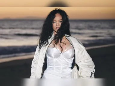 Carlos Alberto de Nóbrega apareceu ao lado da esposa Renata de Nóbrega