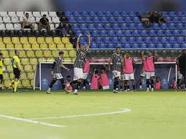 Kieza (à esquerda), atacante da Desportiva, já enfrentou o Sport quando atuava pelo Náutico. Gustavo Coutinho (à direita), que deve ser titular no Sport, ressaltou a importância do jogo com a Desportiva