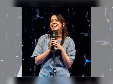 Enterro no cemitério do Araçá do ator e diretor teatral Juca de Oliveira.