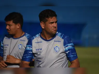 Vôlei de praia: projeto une esporte e inclusão na praia de Camburi