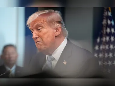 Trump afirmou nesta segunda-feira (13) que não vai pedir desculpas ao papa Leão 14