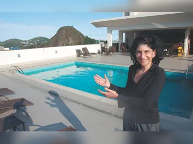 Anthony Starr (Capitão Pátria) e Jack Quaid (Hughie) durante cena da série The Boys