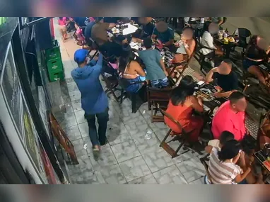 Militares encontraram o motociclista caído em meio aos galhos, já sem sinais vitais