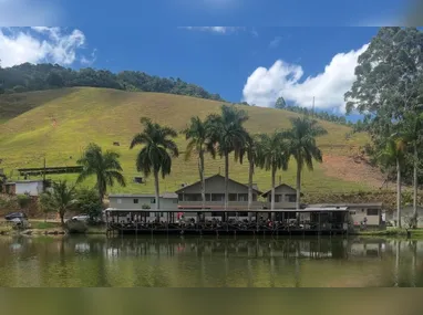 Agentes de turismo com representantes do trade turístico de Guarapari durante visita à Cidade Saúde