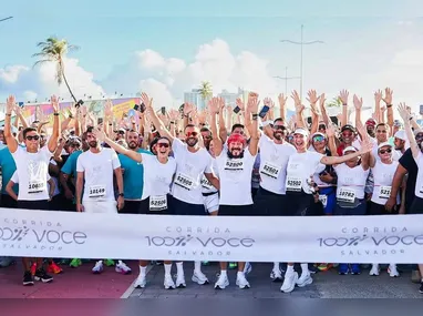 Jogadores do Mirassol comemoram gol marcado contra o Lanús