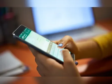 Crianças usando meios digitais: nova 
lei estabelece regras para as redes sociais