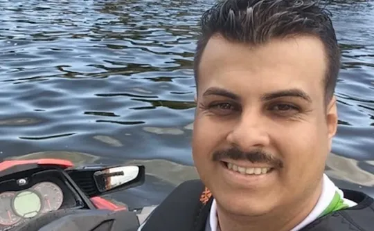 Imagem ilustrativa da imagem Empresário que morreu após bater jetski teria tentado socorrer tio, diz esposa