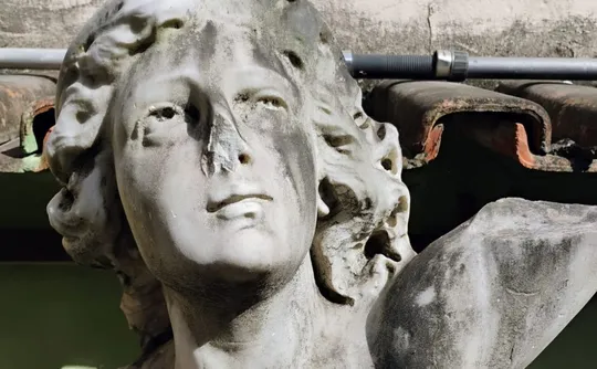 Imagem ilustrativa da imagem Estátua perdida há 47 anos é encontrada em quintal de casa em Vila Velha