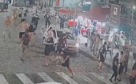 Imagem ilustrativa da imagem Mulher trans armada com facão é morta durante confusão no Centro de Vitória