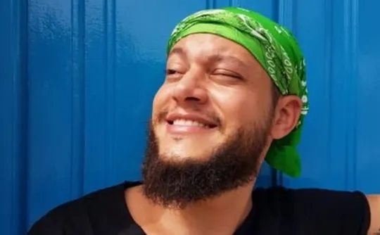 Imagem ilustrativa da imagem Namorado é preso suspeito de provocar incêndio que matou professor em Guarapari