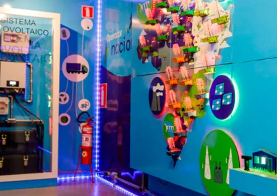 Imagem ilustrativa da imagem Caminhão educativo leva experiência interativa sobre energia a alunos em Vitória