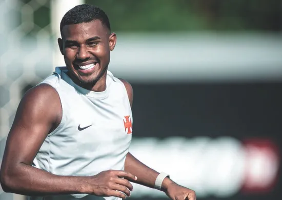 Imagem ilustrativa da imagem Em alta no Vasco, Cuiabano desperta interesse de times europeus