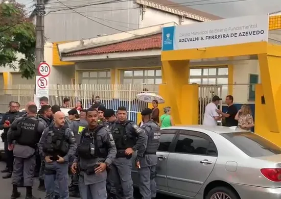 Imagem ilustrativa da imagem Estudante é esfaqueado dentro de escola em Jardim Camburi