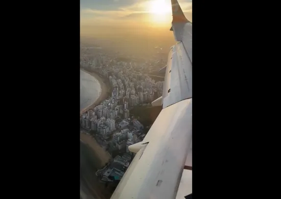 Imagem ilustrativa da imagem Influencer escocês exalta vista em chegada ao ES: "O pouso mais incrível do Brasil"