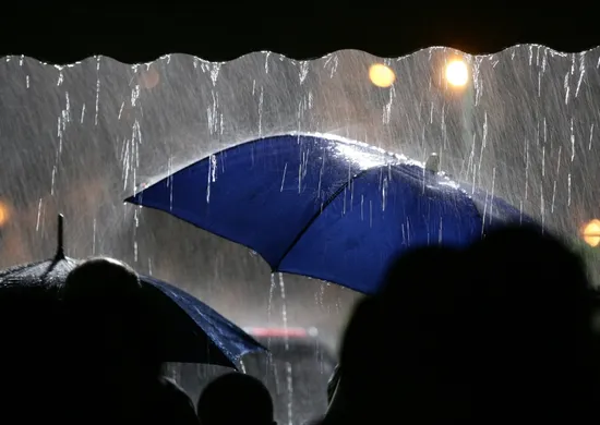 Imagem ilustrativa da imagem Inmet emite alerta e sábado deve ser de chuva em grande parte do ES