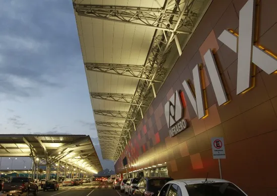 Imagem ilustrativa da imagem Passageiro morre após passar mal em voo e avião faz pouso de emergência em Vitória