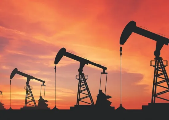 Imagem ilustrativa da imagem Petróleo volta a subir com interrupção de fluxo de navios no estreito de Hormuz