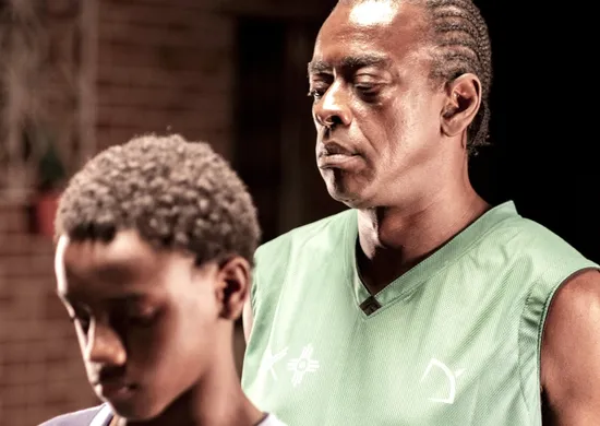 Imagem ilustrativa da imagem Seu Jorge vira “gênio dos desejos” de menino negro órfão em "Narciso"