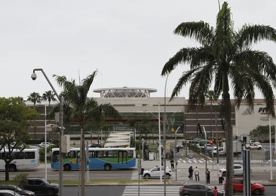 Imagem ilustrativa da imagem Shoppings vão abrir em horário especial no Feriado de Tiradentes