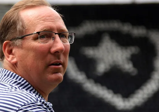 Imagem ilustrativa da imagem Botafogo admite conversas com novos investidores após frustração com Textor