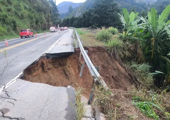 Imagem ilustrativa da imagem Trecho da BR-262 é parcialmente interditado após temporal na Região Serrana do ES
