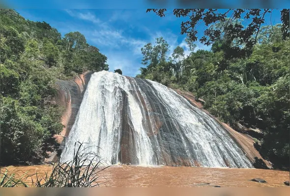 Cachoeira da Rampa, pertinho do centro da cidade, tem 95 metros de queda d’água