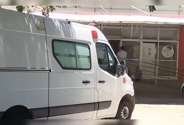 Criança está hospitalizada no Hospital Infantil, em Vitória